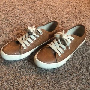 Universal Thread Sneakers
